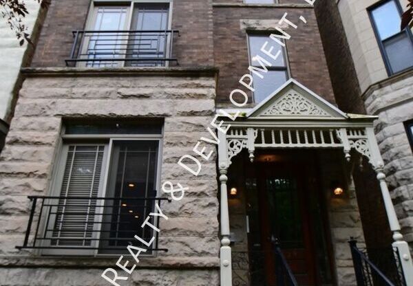 859 W NEWPORT AVE