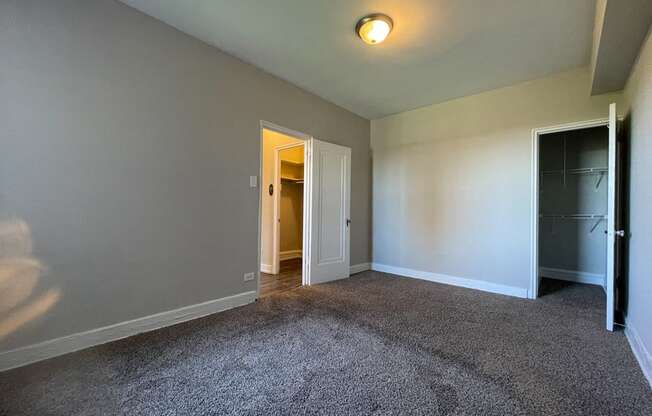 Plush Carpeting in Bedroom at 1033 W Loyola, Illinois