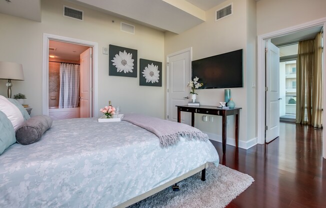 2 beds, 2 baths, $2,995, Unit Unit 621