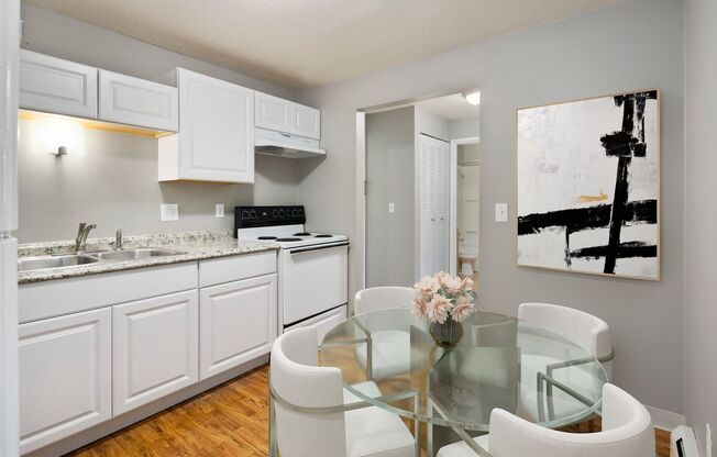 1 bed, 1 bath, 425 sqft, $925, Unit 2002-04