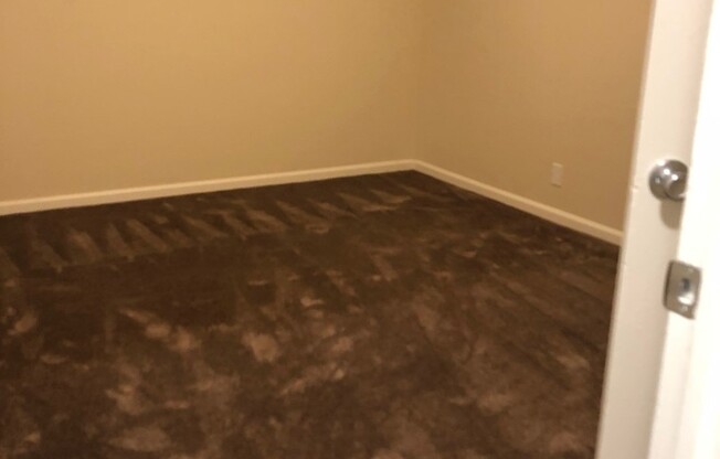 2 beds, 1 bath, $1,795, Unit 04