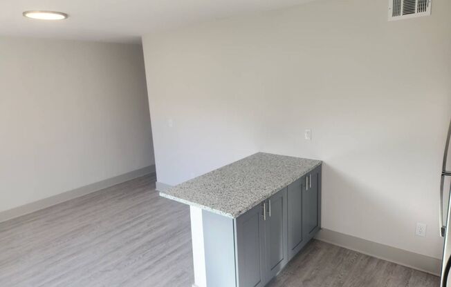 2 beds, 1 bath, 1,040 sqft, $1,750, Unit 583WD04