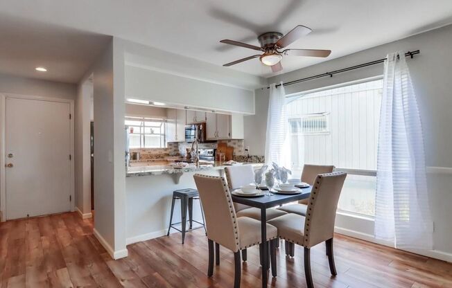 Spacious 2 Bedroom, 2.5 Bath Townhome - Pet Friendly with Modern Amenities!