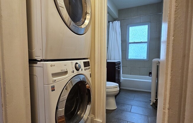 3 beds, 2 baths, 1,141 sqft, $3,900, Unit 2
