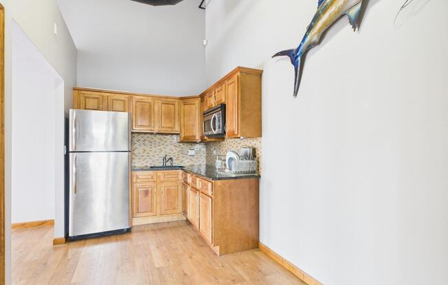 1005 35 AVE