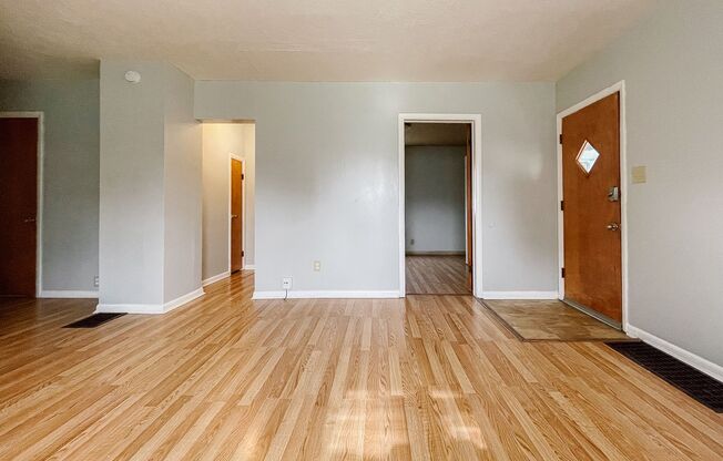 3 beds, 1 bath, $1,200