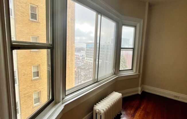 1 bed, 1 bath, $1,050, Unit 535