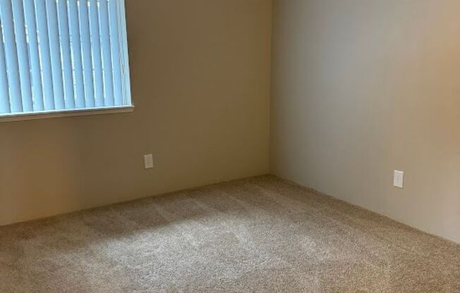 2 beds, 2 baths, 1,070 sqft, $1,625, Unit 14-202