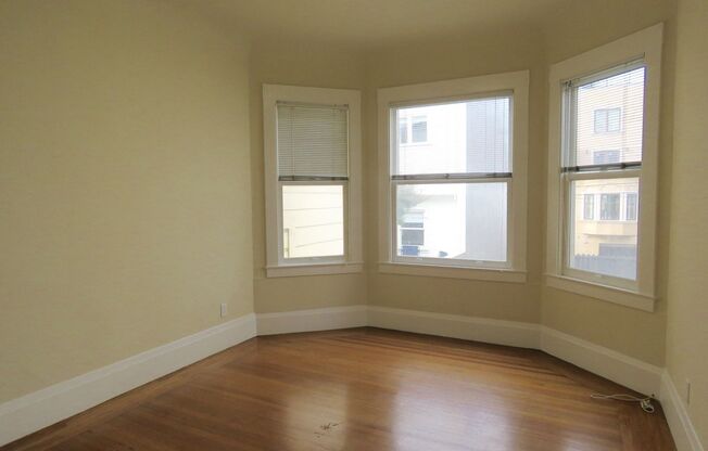 2 beds, 1 bath, $5,300, Unit 2040