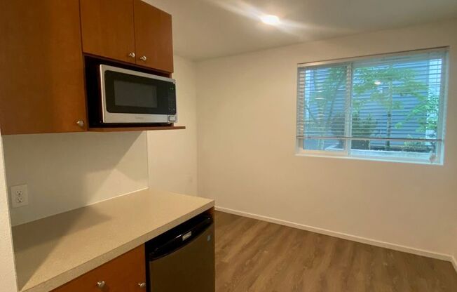 Studio, 1 bath, 175 sqft, $1,150, Unit 3211