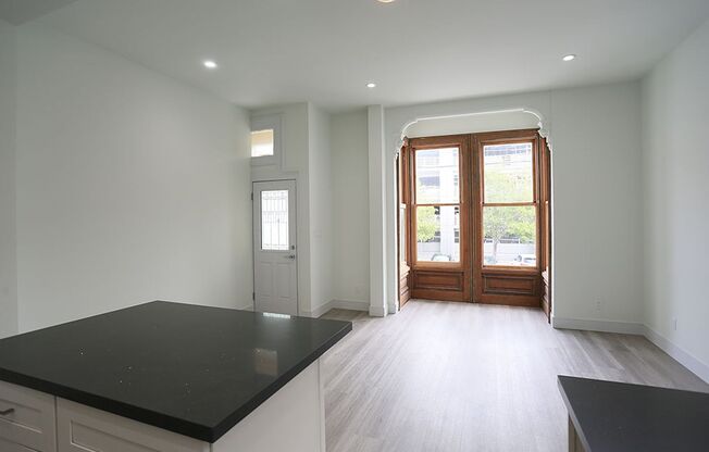 OPEN HOUSE: Tuesday (7/29) 7:10pm-7:30pm. Fully remodeled 3BR/1.5BA Inner Mission full flat in a classic Edwardian less than a block from SF General Hospital (1212 Utah)