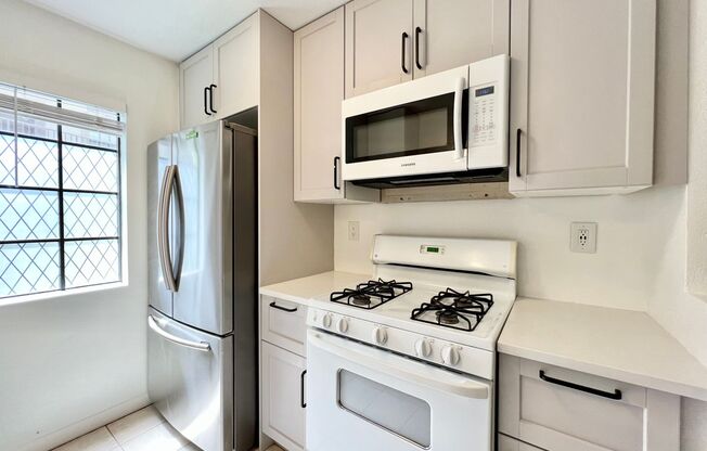 Stunning 2 bed/2 bath condo in the desirable Terra Vista community!