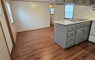 1 bed, 1 bath, $775, Unit LOT 32