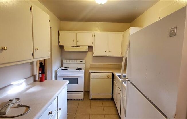 3 beds, 1 bath, $1,400