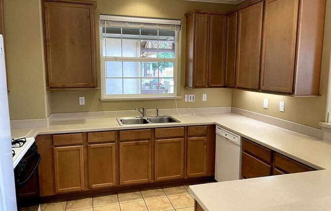 MOVE IN SPECIAL $500 OFF FIRST MONTHS RENT