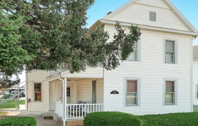 700 LINDEN AVE