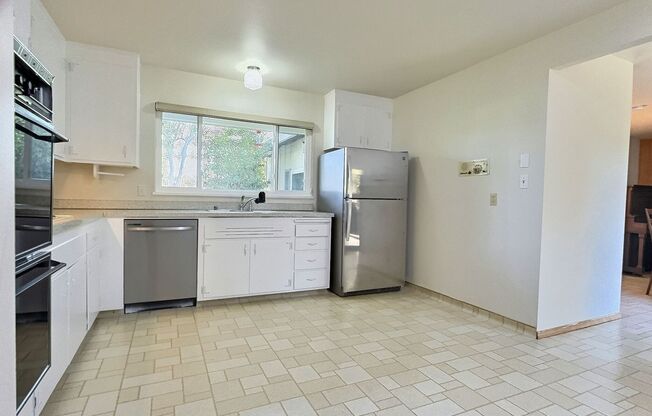 6BD/3BA – Spacious West San Jose home near schools, shops, and commute routes