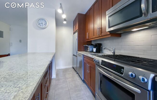 Studio, 1 bath, 475 sqft, $3,300, Unit 6F