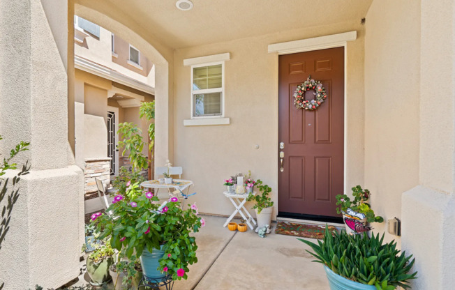 HOT Property!  Roseville 3/3 w/Oasis Backyard!  Please reference ad for viewings!