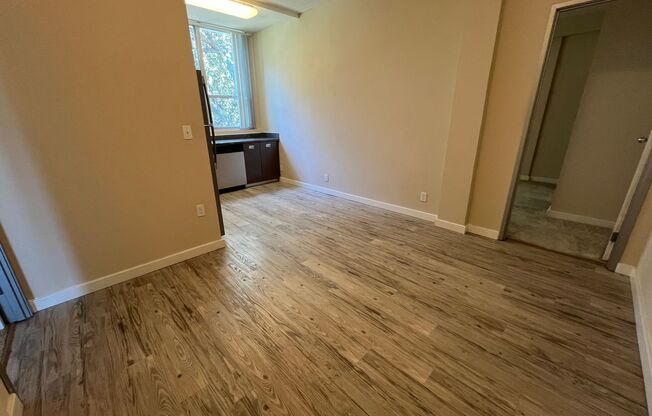 2 beds, 2 baths, 750 sqft, $2,105, Unit 352