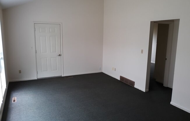 2 Bedroom Duplex, Garage, W/D, Deck/Porch Etc.