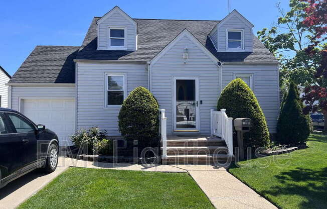 130 ROLLING ST