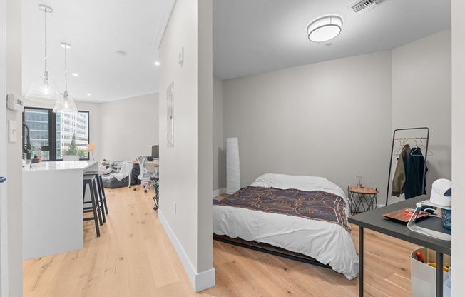 1 bed, 1 bath, 605 sqft, $2,850, Unit 415