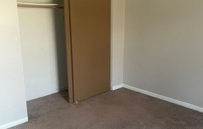 2 beds, 1 bath, 865 sqft, $1,480, Unit Building 7-3A