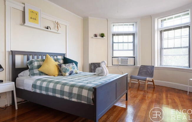 1247 Beacon St Apt 2C