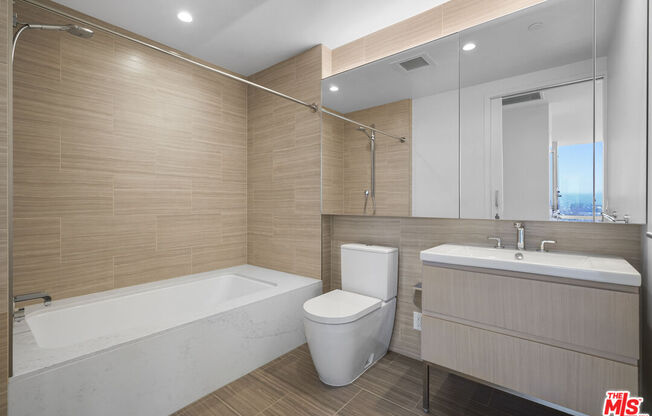 2 beds, 2 baths, 1,305 sqft, $4,800, Unit 2811