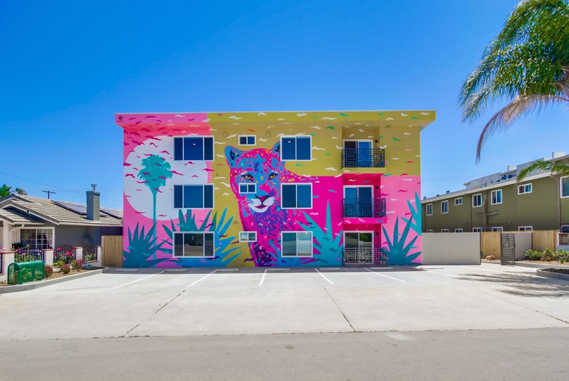 Very walkable neighborhood, Stylish Second Floor 2 BED 1 BATH, WASHER/DRYER, DISH WASHER, Private Balcony