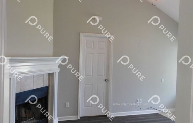 3 beds, 2 baths, $1,485