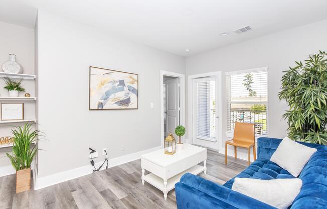 2 beds, 2 baths, 935 sqft, $1,375