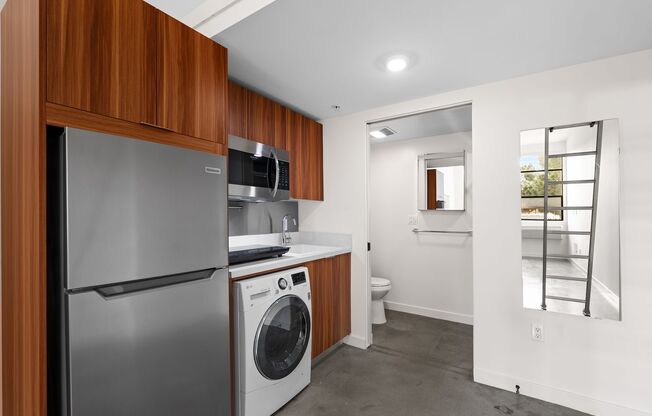 Studio, 1 bath, 328 sqft, $1,645, Unit Unit 24 - Bedroom 3