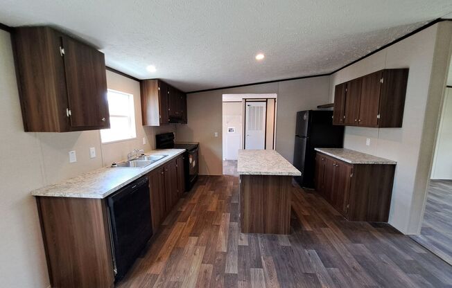 3 beds, 2 baths, $1,495