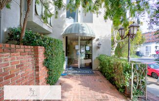 Remodeled 1-Bedroom Condo in Prime Hancock Park Adjacent Location!