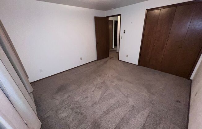 2 beds, 1 bath, $1,800