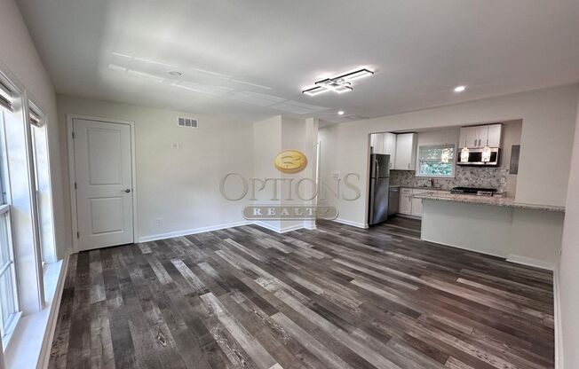 2 beds, 1 bath, 900 sqft, $1,550, Unit Temple Avenue #4