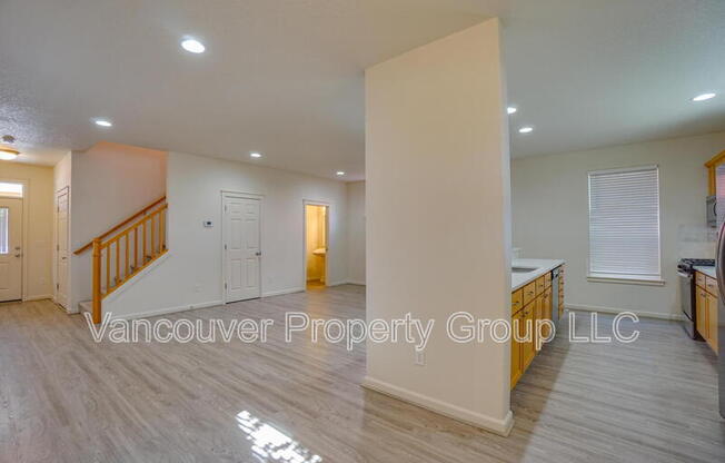 1210 SE 7 ST
