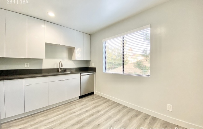 2 beds, 1 bath, $2,795