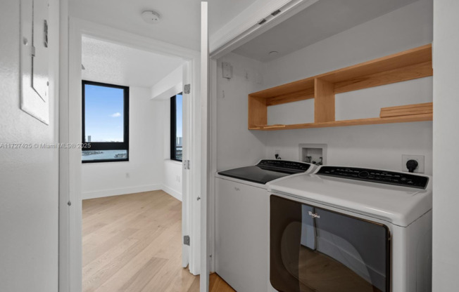 2 beds, 2 baths, 1,262 sqft, $6,500, Unit LPH 01 - 3501