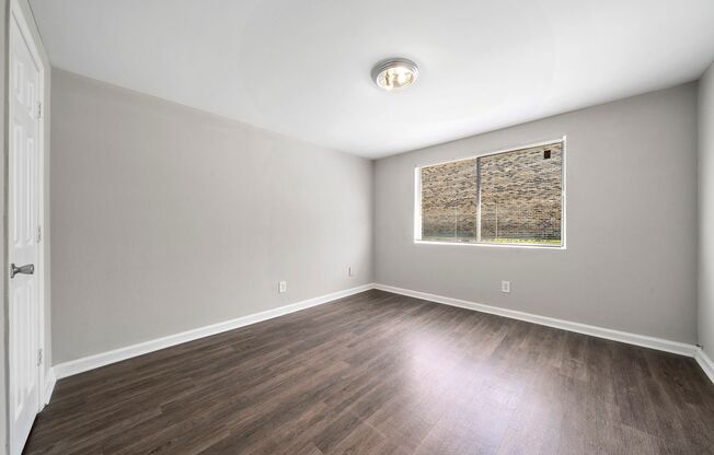 2 beds, 1 bath, 890 sqft, $1,100, Unit Highcroft-F4