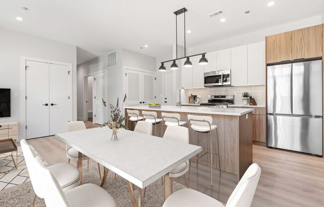 3953 W Dakin St Unit 402