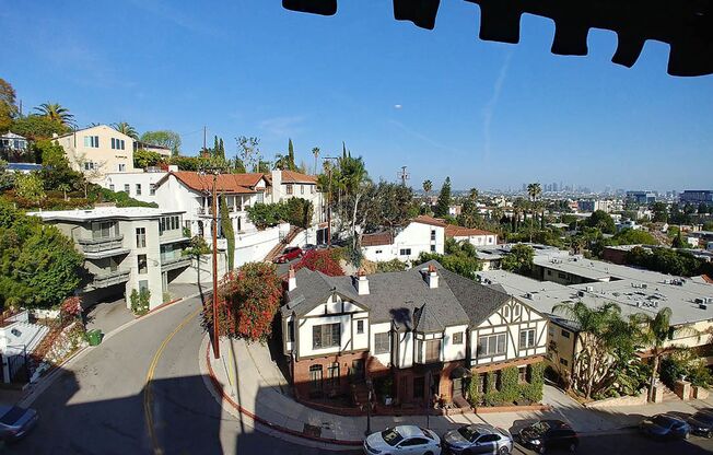 2 beds, 2 baths, 910 sqft, $2,795, Unit 401