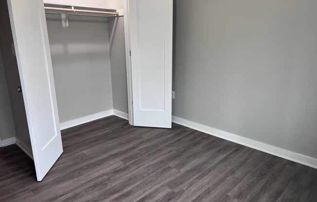 2 beds, 1 bath, 701 sqft, $2,400, Unit 622 Girard St Unit 201