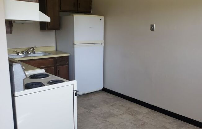 1 bed, 1 bath, 700 sqft, $615, Unit Apt 1