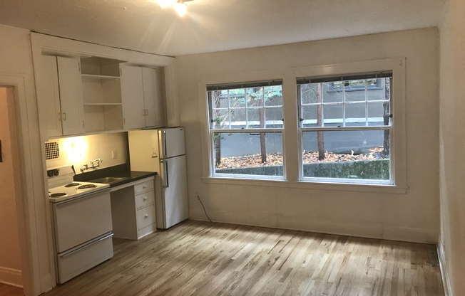 Studio, 1 bath, 395 sqft, $1,115, Unit 08