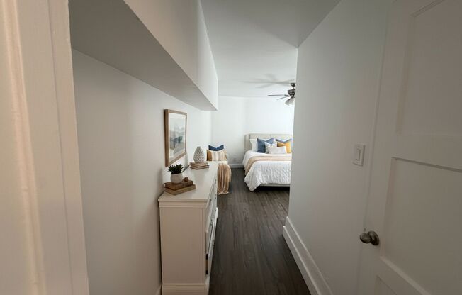 Must-see Updated Vintage-Style Studio at 1245 N Laurel Ave, West Hollywood, CA 90046