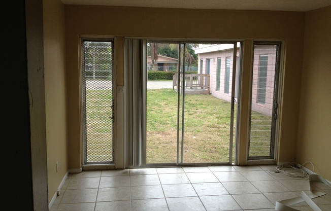 1 bed, 1 bath, 678 sqft, $1,481, Unit 4