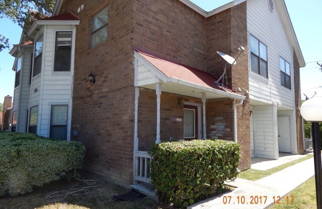 NICE 2 BEDROOM 2.5 BATH